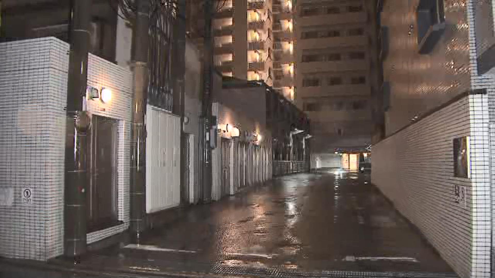 【速報】マンション敷地内に倒れていた高齢男性が死亡　一室浴槽では高齢女性が死亡　警察が関連を調べ　福岡市中央区唐人町